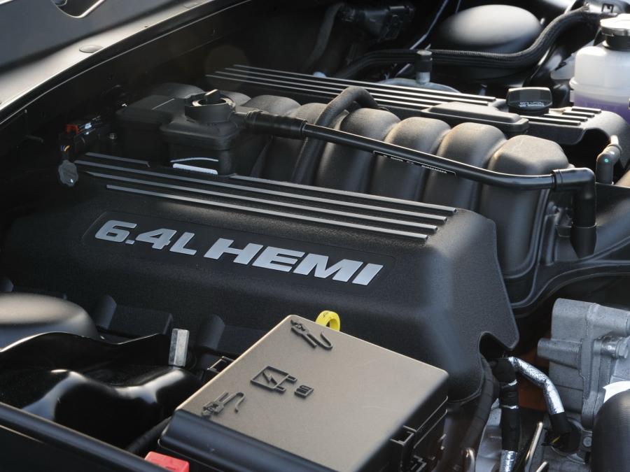  Chrysler 300C SRT8 Core 2013 года  (AU) (фото 9 из 16)